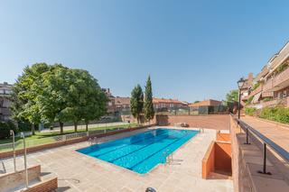 Appartement  Calle santa bárbara. Duplex con terraza en urbamización con piscina
