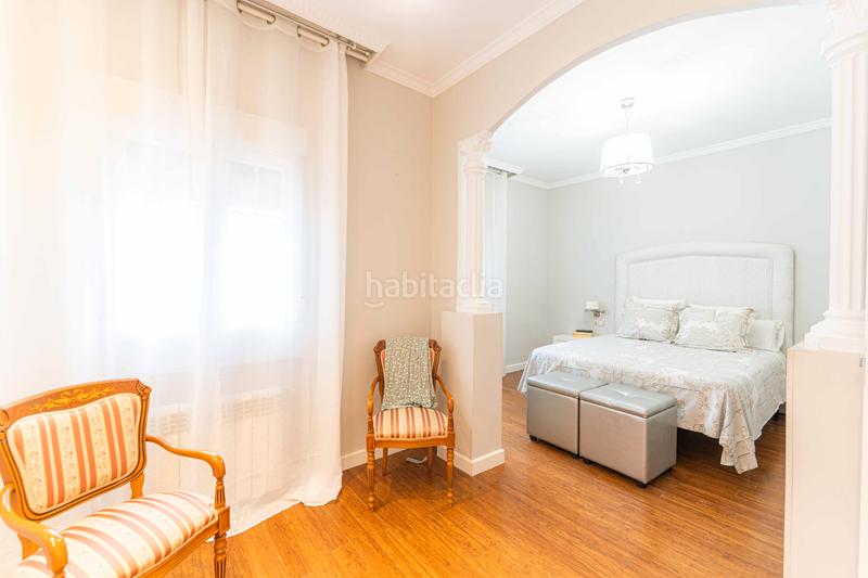 Foto acec1a05-d5a5-4c74-8417-ff272b92b0f5. Chalet con camino riscaldamento parcheggio piscina in Navalcarnero