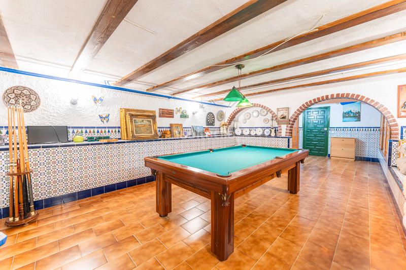 Foto 17222707-7061-4d9d-a29c-bb1ef02daef5. Xalet amb xemeneia calefacció aparcament piscina a Navalcarnero