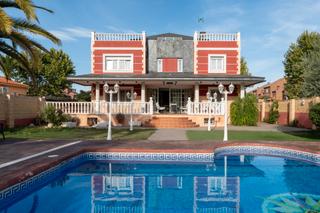 Chalet  Calle de bilbao. Espectacular chalet independiente arroyomolinos