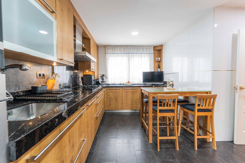 Foto 7bba3b6a-18c6-40c2-8c4c-3b66d5e9e207. Chalet with fireplace heating parking pool in La Cárcaba-El Encinar-Montemolinos Arroyomolinos