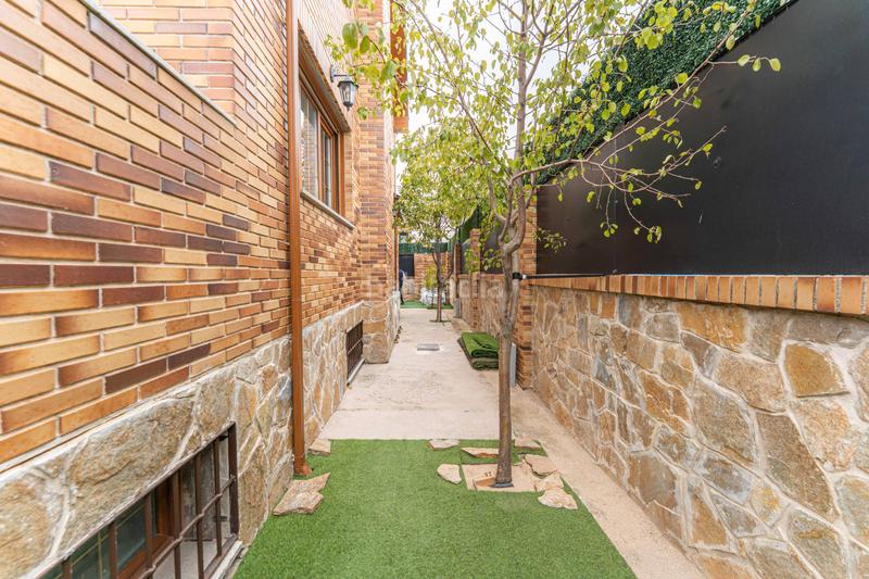 Foto 19e73211-98a0-4806-9a49-82e7f42e0680. Chalet avec cheminée chauffage parking piscine dans Arroyomolinos