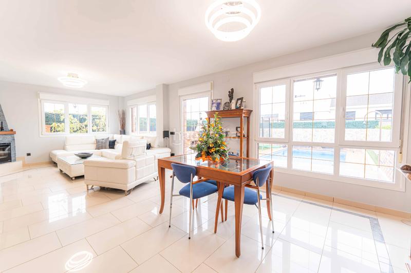 Foto 79169250-b375-42d9-b182-b124cee9688a. Chalet avec cheminée chauffage parking piscine dans Arroyomolinos