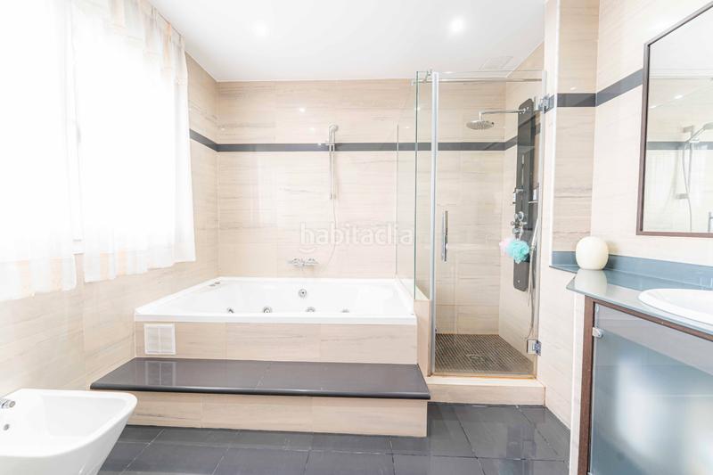 Foto 7d75c61c-73d0-428c-9de1-a4c1368c131e. Chalet avec cheminée chauffage parking piscine dans Arroyomolinos