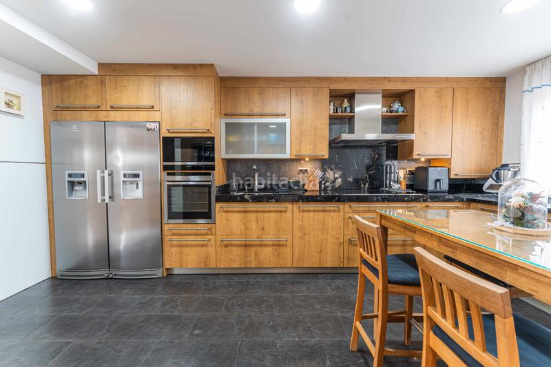 Foto 27e1c7aa-fbf7-40d0-932b-04f3fc245b65. Xalet amb xemeneia calefacció aparcament piscina a Arroyomolinos