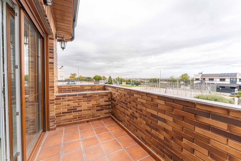 Foto 7e870291-cfbe-4010-b248-e6c0b831fba4. Xalet amb xemeneia calefacció aparcament piscina a Arroyomolinos