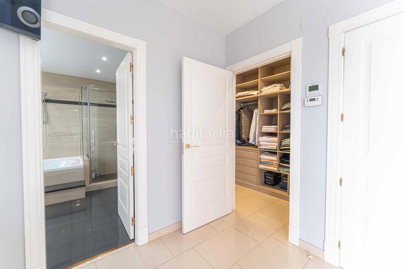 Foto a4e21b15-ff2a-4d5d-814d-53c17c33c504. Xalet amb xemeneia calefacció aparcament piscina a Arroyomolinos