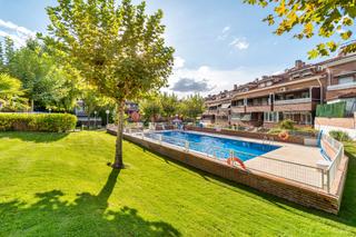 Pis  Calle los haces. Duplex reformado en urbanización con piscina