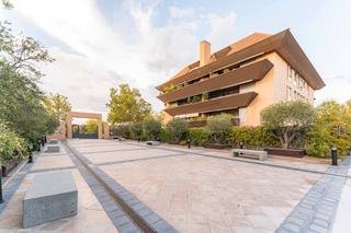 Etagenwohnung  Calle de la comunidad canaria. Espectacular piso con terraza en urbanización lujosa de boadilla