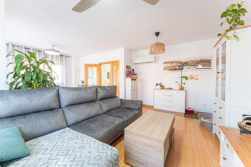 Foto 0e19125a-cd5b-4130-899c-c7c5015b25cc. Casa aparellada amb xemeneia calefacció aparcament piscina a Navalcarnero