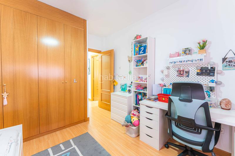 Foto 3662f217-b176-4a82-b0da-276d3b2181b7. Casa aparellada amb xemeneia calefacció aparcament piscina a Navalcarnero