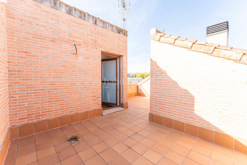 Foto 36eddd25-1875-4ab6-af36-14fcd832f4a6. Casa aparellada amb xemeneia calefacció aparcament piscina a Navalcarnero