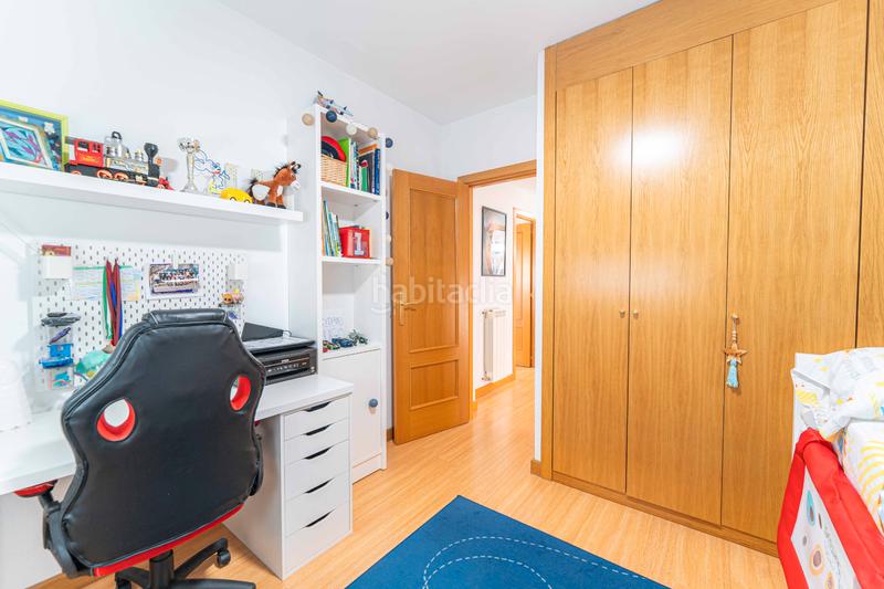 Foto 42beae76-442e-46b2-a07b-e5c0cc951fea. Casa aparellada amb xemeneia calefacció aparcament piscina a Navalcarnero