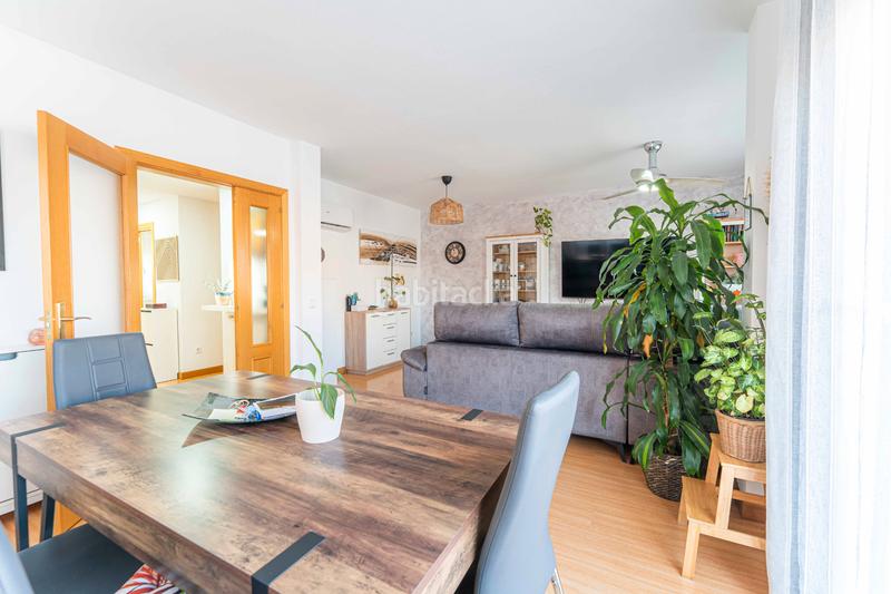 Foto 4b188d65-4813-4c26-9cfd-efff8e2206dc. Casa aparellada amb xemeneia calefacció aparcament piscina a Navalcarnero