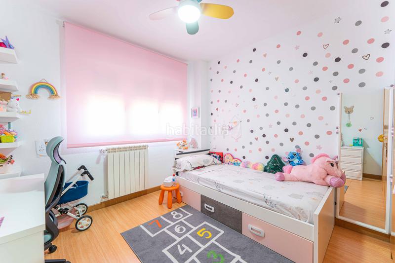 Foto 78288b4a-8890-4b00-9ea8-aba16a0f807b. Casa aparellada amb xemeneia calefacció aparcament piscina a Navalcarnero