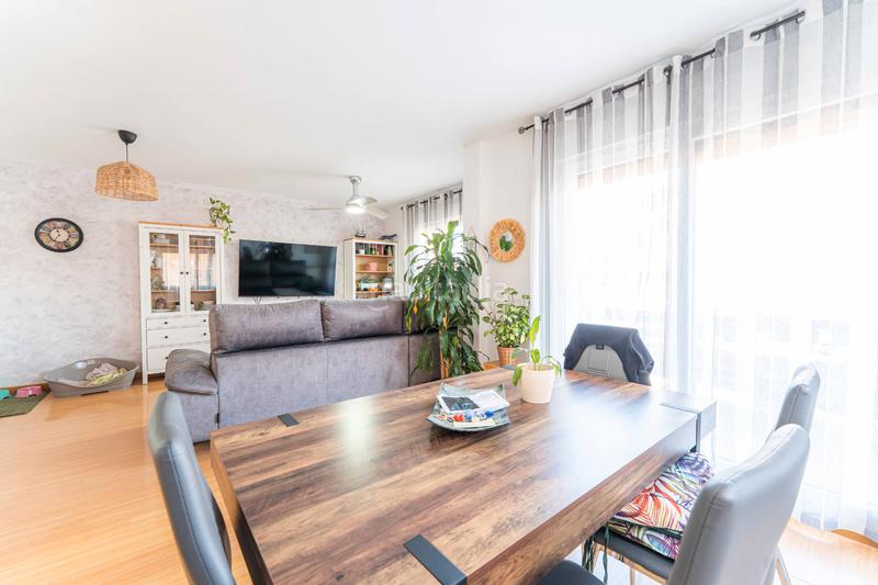 Foto 7ab56adc-0451-4bf3-b089-566d2be817d0. Casa aparellada amb xemeneia calefacció aparcament piscina a Navalcarnero