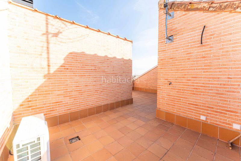 Foto b59c641c-f1b7-44ed-b661-b57064d75a8c. Casa aparellada amb xemeneia calefacció aparcament piscina a Navalcarnero