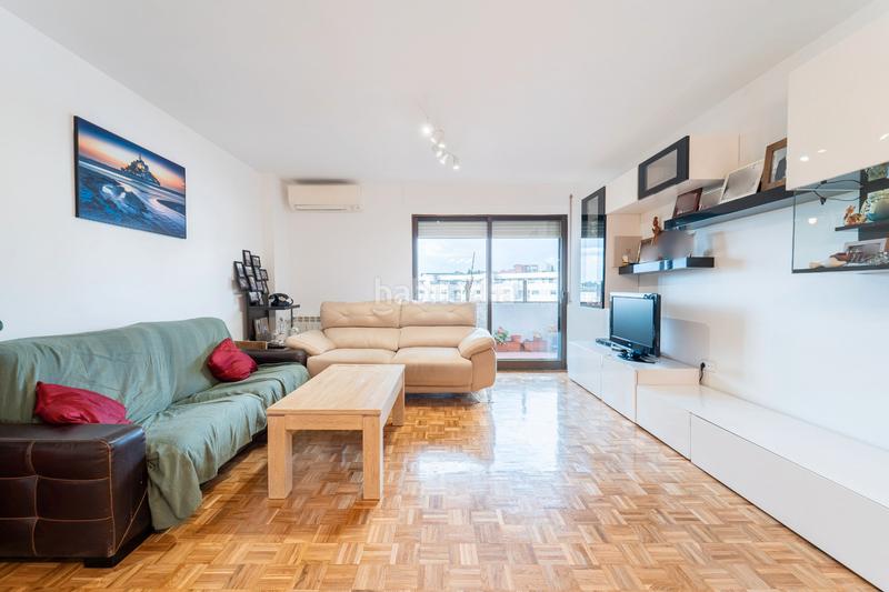 Foto f322fb3a-7e83-4365-b361-65af6a4f3073. Appartamento con riscaldamento parcheggio piscina in Madrid