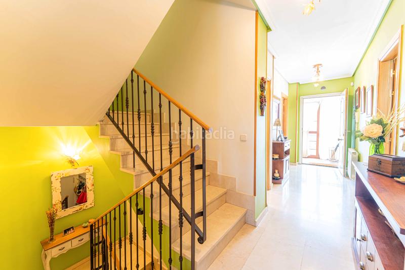 Foto 3d8fd557-0d10-4f32-ae9e-279527148277. Casa bifamiliare con camino riscaldamento parcheggio piscina in Móstoles