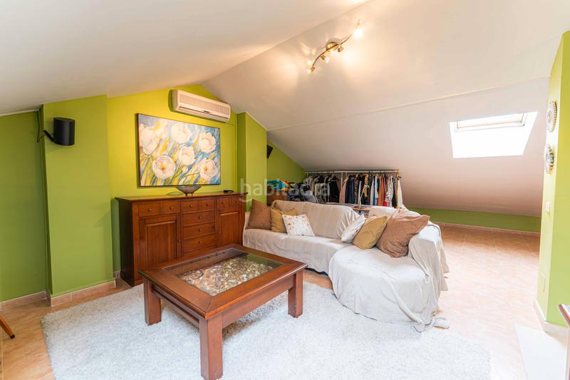 Foto 64ee8253-6a8d-4c37-8a80-60c764c3a6f9. Casa bifamiliare con camino riscaldamento parcheggio piscina in Móstoles