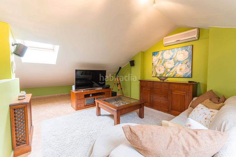 Foto 712c486b-5aa1-47eb-92d6-8131aa0bfd3d. Casa bifamiliare con camino riscaldamento parcheggio piscina in Móstoles