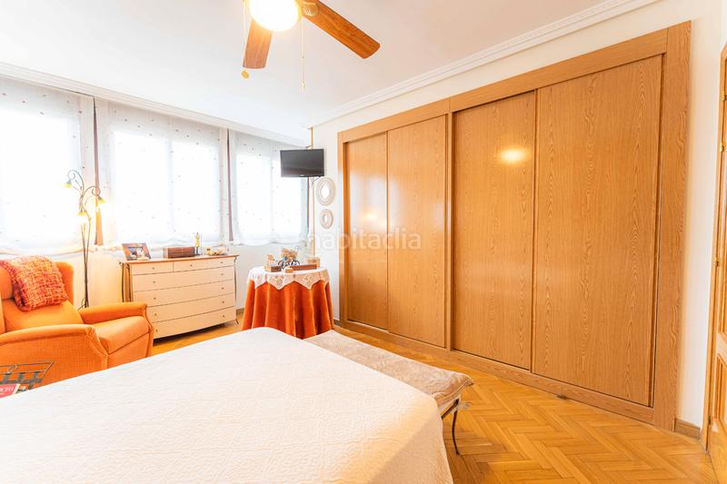 Foto 7626d1d4-41e9-432f-aa52-4dcf0e9c0af8. Casa bifamiliare con camino riscaldamento parcheggio piscina in Móstoles