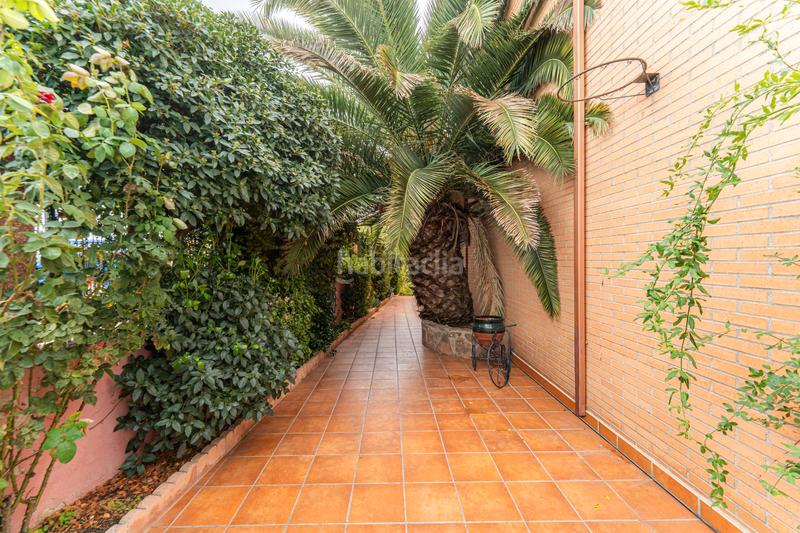 Foto 8d0e27b4-7faf-463e-abde-bd2f7ba60ce4. Casa bifamiliare con camino riscaldamento parcheggio piscina in Móstoles