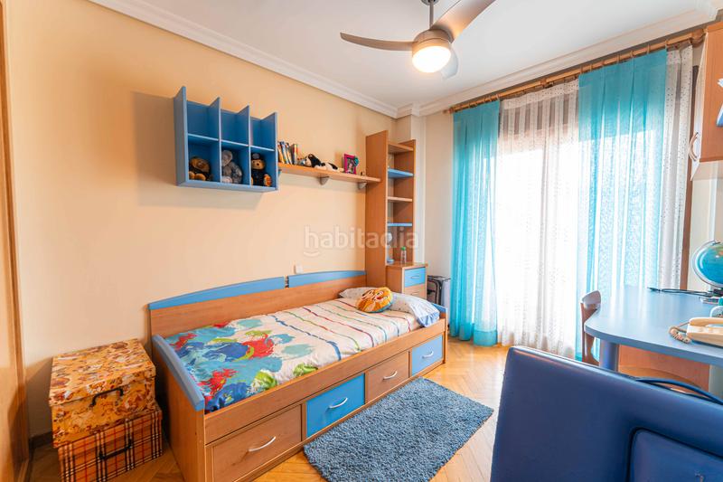 Foto a10034b4-e4b7-46a8-9cf3-78fc36477f0f. Casa bifamiliare con camino riscaldamento parcheggio piscina in Móstoles