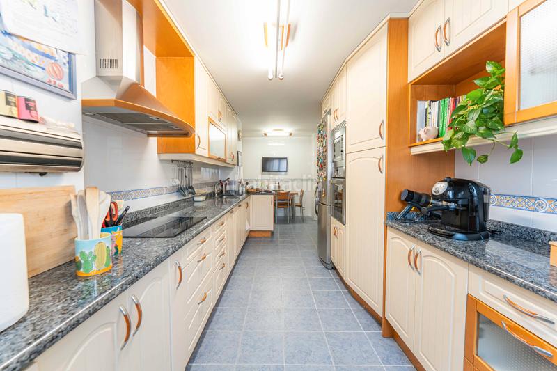 Foto c1889786-07ee-4ce1-9c9a-ddfcae26a9cc. Casa bifamiliare con camino riscaldamento parcheggio piscina in Móstoles