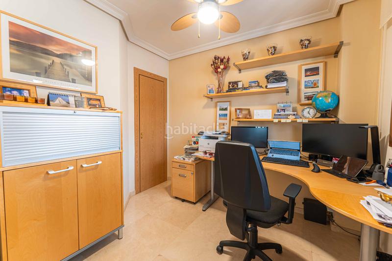 Foto cbb362ad-9e95-4d38-b88e-3ca4de80492c. Casa bifamiliare con camino riscaldamento parcheggio piscina in Móstoles