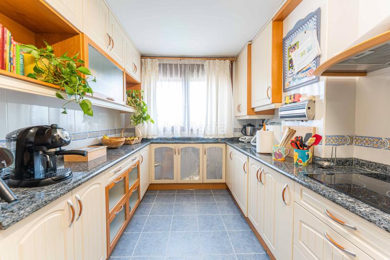 Foto ed65aae9-0dc2-4a68-aa7d-765025d3ad94. Casa bifamiliare con camino riscaldamento parcheggio piscina in Móstoles