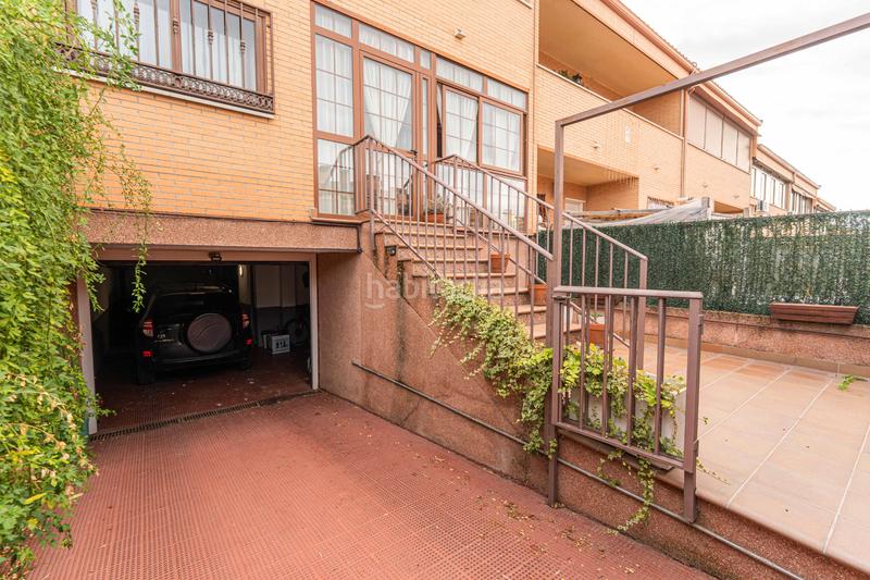 Foto f17ca4a7-be30-47f2-acb0-b9ecd8609771. Casa bifamiliare con camino riscaldamento parcheggio piscina in Móstoles