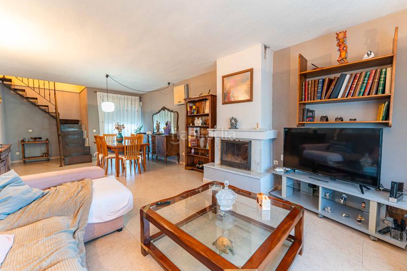 Foto a847dd5f-1995-43e2-a8a6-05aaa883d956. Chalet con camino riscaldamento parcheggio in Álamo (El)