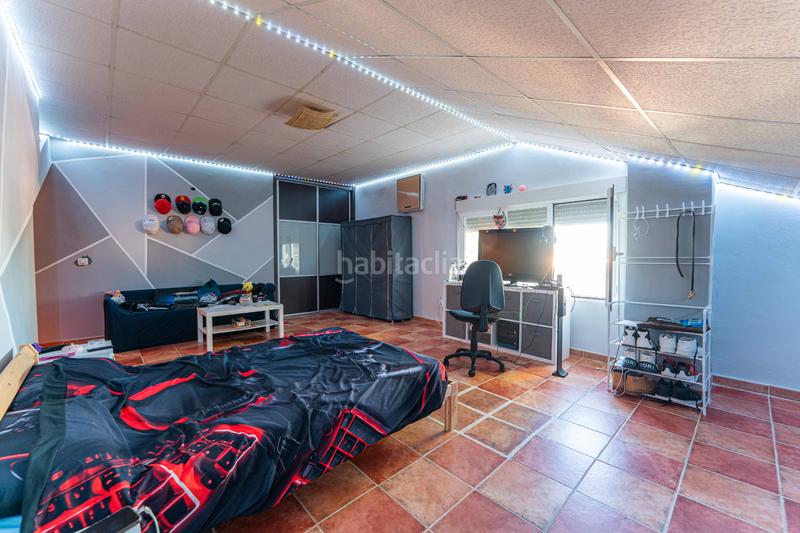 Foto b9dafa5b-d69c-425d-aea1-98be0cf03105. Chalet con camino riscaldamento parcheggio in Álamo (El)