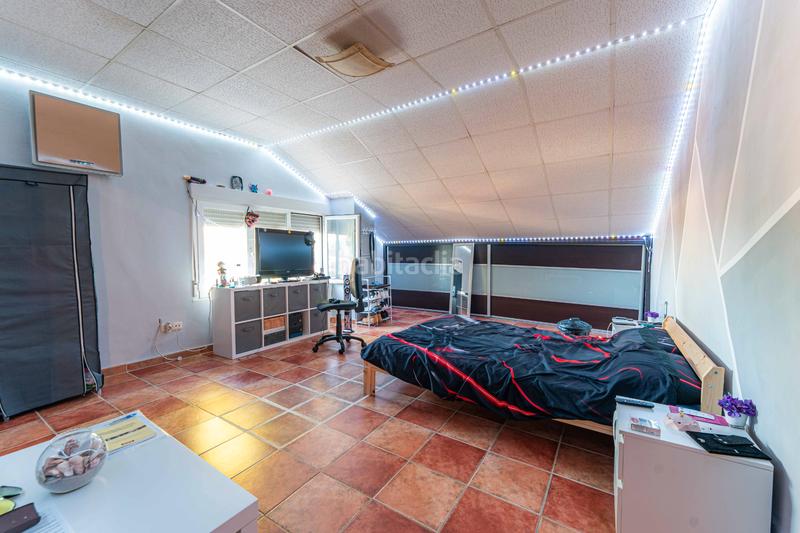 Foto dc949f8d-1471-4443-b71e-46e581e43f03. Chalet con camino riscaldamento parcheggio in Álamo (El)