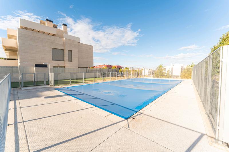 Foto 1054ba34-46f2-428d-96b8-ac4ad019ed93. Rez-de-chaussée avec chauffage parking piscine dans Boadilla del Monte
