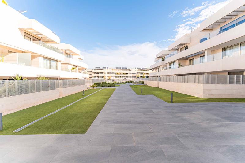 Foto 13df6b6a-e2a5-4d8d-9f36-d23b1ed8aab0. Rez-de-chaussée avec chauffage parking piscine dans Boadilla del Monte