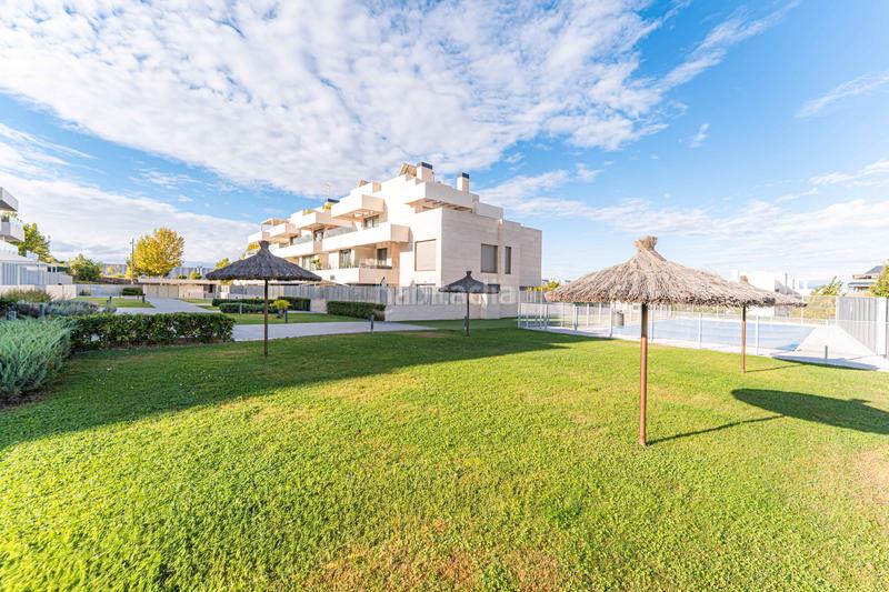 Foto 4df628a9-487b-4cda-85ae-45e3d9273891. Rez-de-chaussée avec chauffage parking piscine dans Boadilla del Monte