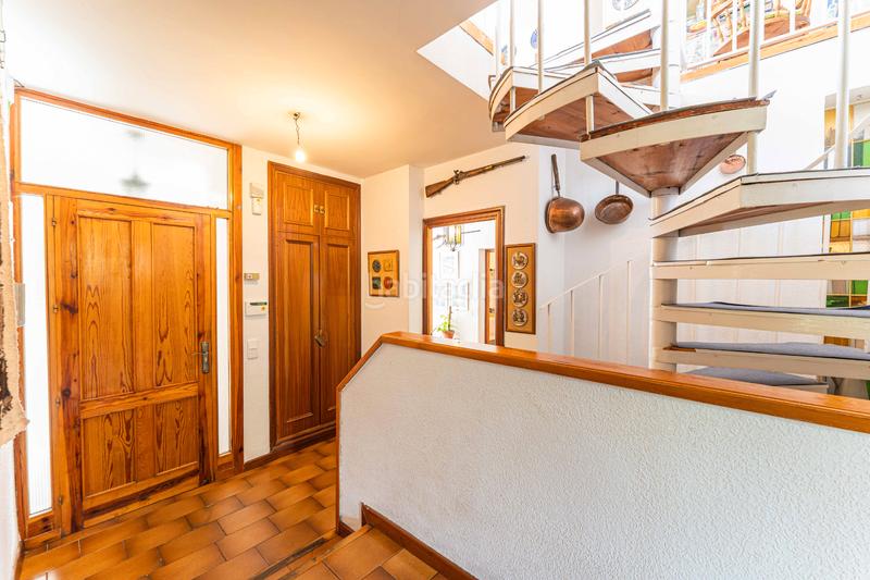 Foto 5a4403eb-b4cb-4676-be98-11d971c1fc42. Chalet con camino riscaldamento parcheggio piscina in Boadilla del Monte