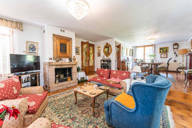 Foto 88838a2a-107f-420e-bff8-ee3fc6d86cde. Chalet con camino riscaldamento parcheggio piscina in Boadilla del Monte