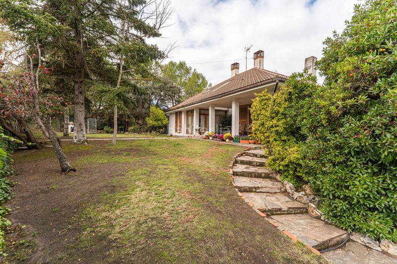 Foto 88b0292f-5765-4d89-b84b-7178aa328ec5. Chalet con camino riscaldamento parcheggio piscina in Boadilla del Monte