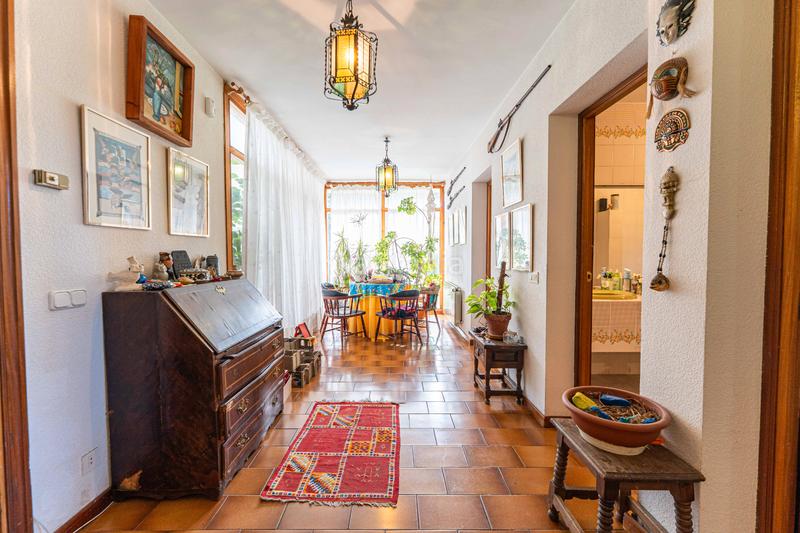 Foto ab4dcf78-a251-49c5-9c56-72dfbb1cdc96. Chalet con camino riscaldamento parcheggio piscina in Boadilla del Monte