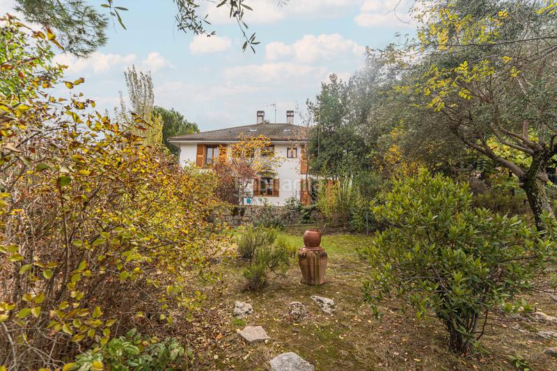 Foto aed015c8-a59f-4199-8ad5-f6b91415892d. Chalet con camino riscaldamento parcheggio piscina in Boadilla del Monte