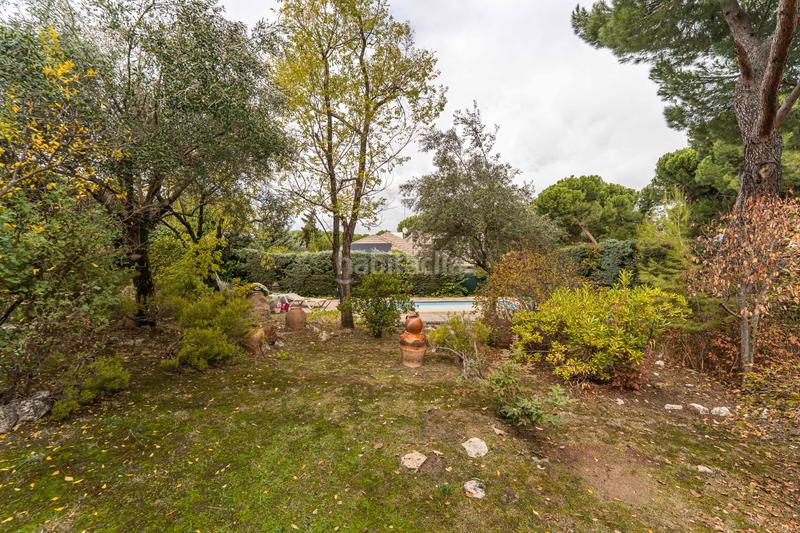 Foto e30f4b15-0c39-45d5-9a48-aff85f2d4419. Chalet con camino riscaldamento parcheggio piscina in Boadilla del Monte