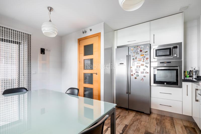 Foto 1dd28d28-9234-4eed-8428-22aea05826f9. Casa adossada amb calefacció aparcament piscina a Arroyomolinos