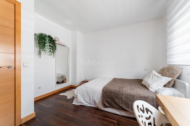 Foto 2ffd7fa2-a3e2-4c17-9971-b233e2fe254d. Casa adossada amb calefacció aparcament piscina a Arroyomolinos