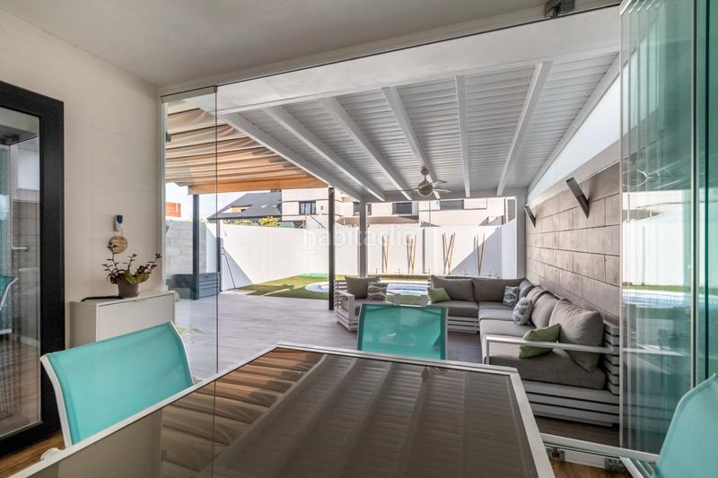 Foto 89ec9b7d-301c-427a-b6f6-92e36dd8bcfe. Casa adossada amb calefacció aparcament piscina a Arroyomolinos