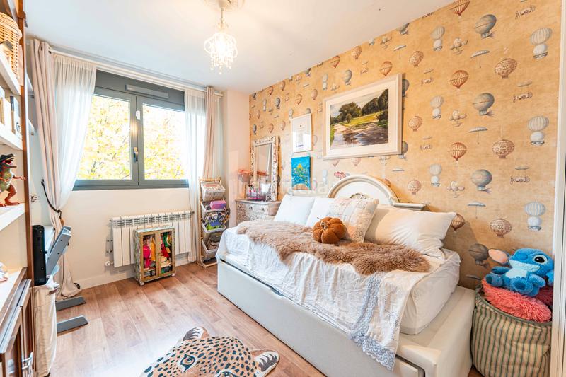 Foto 1e3f3add-93ab-4250-85f0-1344041ede31. Pis amb xemeneia calefacció aparcament piscina a Boadilla del Monte