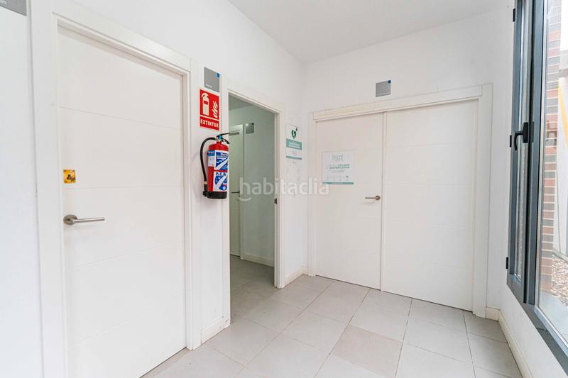 Foto 52eefcd8-eb66-4c42-b4ba-45cc0700f2d3. Pis amb xemeneia calefacció aparcament piscina a Boadilla del Monte