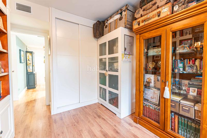 Foto 5e3ae3e3-2dde-4f74-888c-668a41f8633a. Pis amb xemeneia calefacció aparcament piscina a Boadilla del Monte